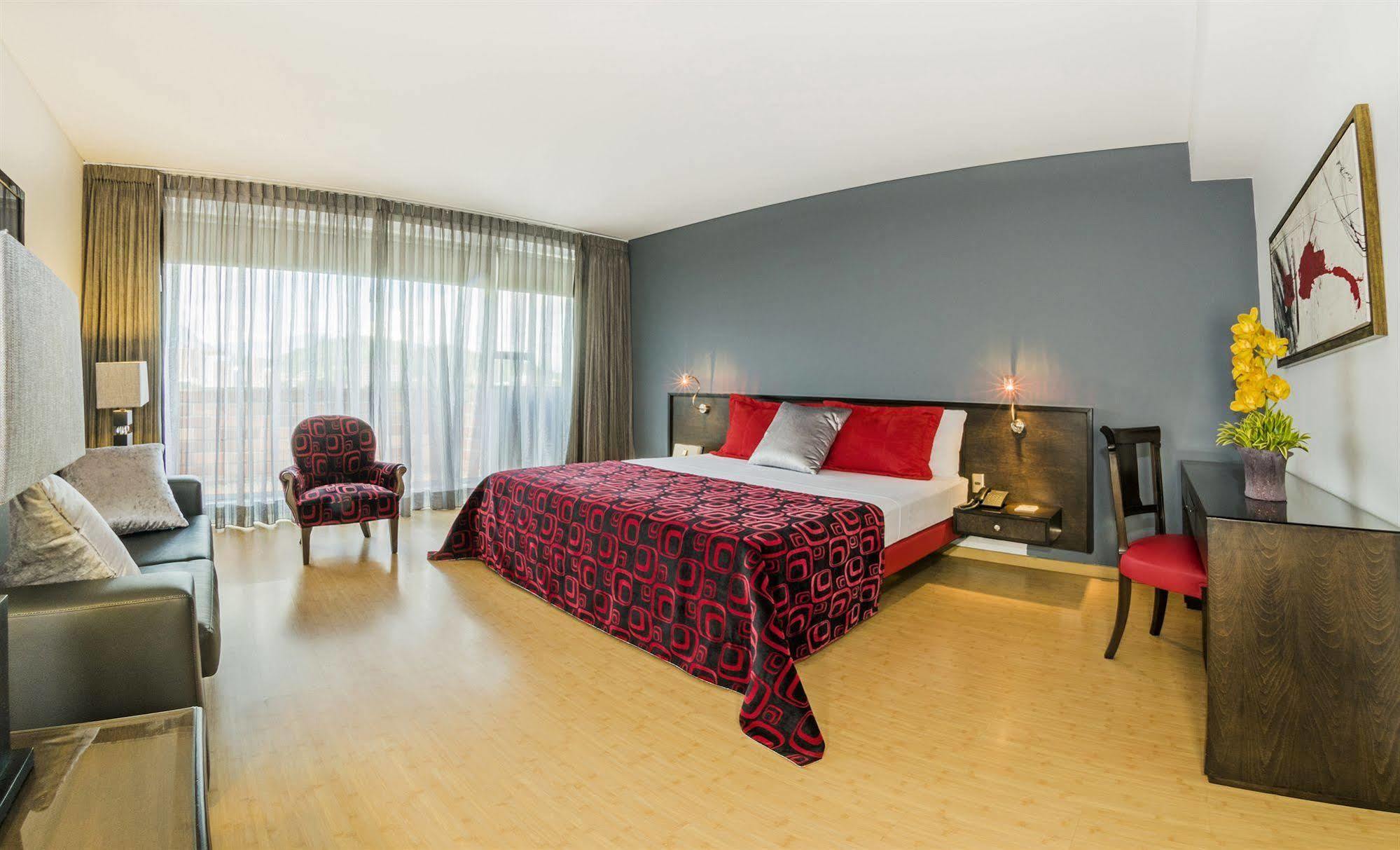 Hotel Egina Медельїн Екстер'єр фото